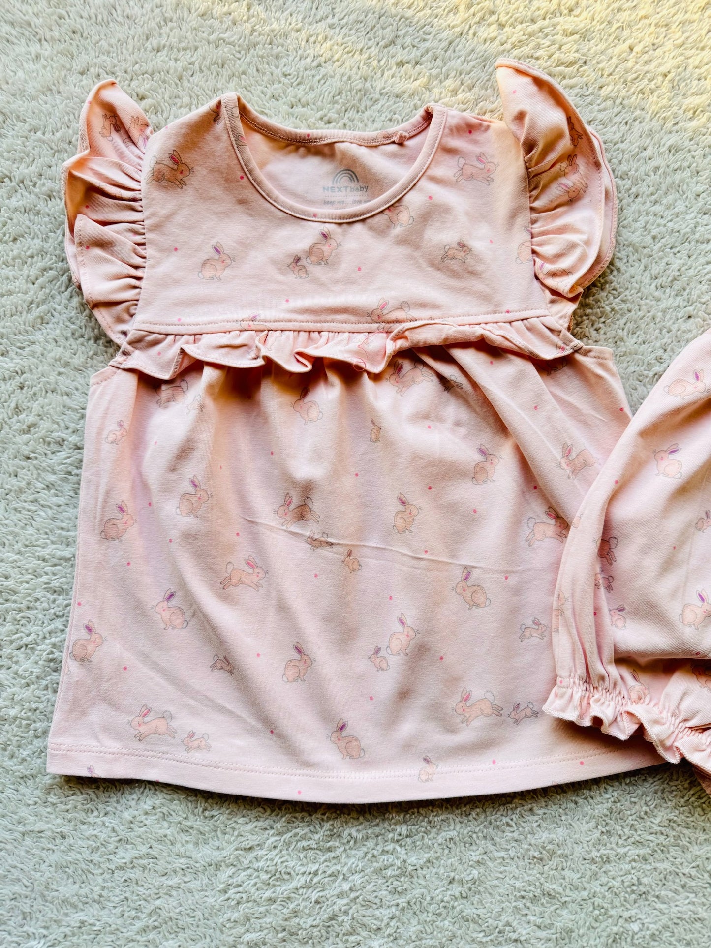 Two piece set - Top and shorts in pink