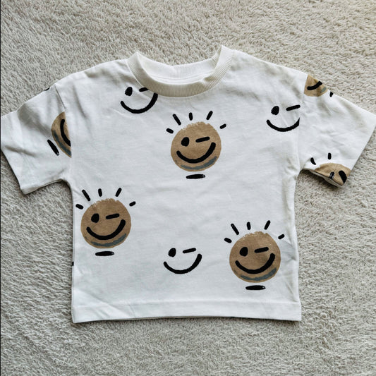 Half sleeves tshirt white smiley